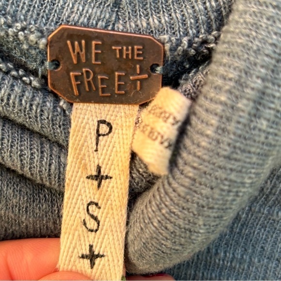 We The Free Womens Small Green Split Back Cowl Turtle Neck Long Sleeve Top - Picture 6 of 10